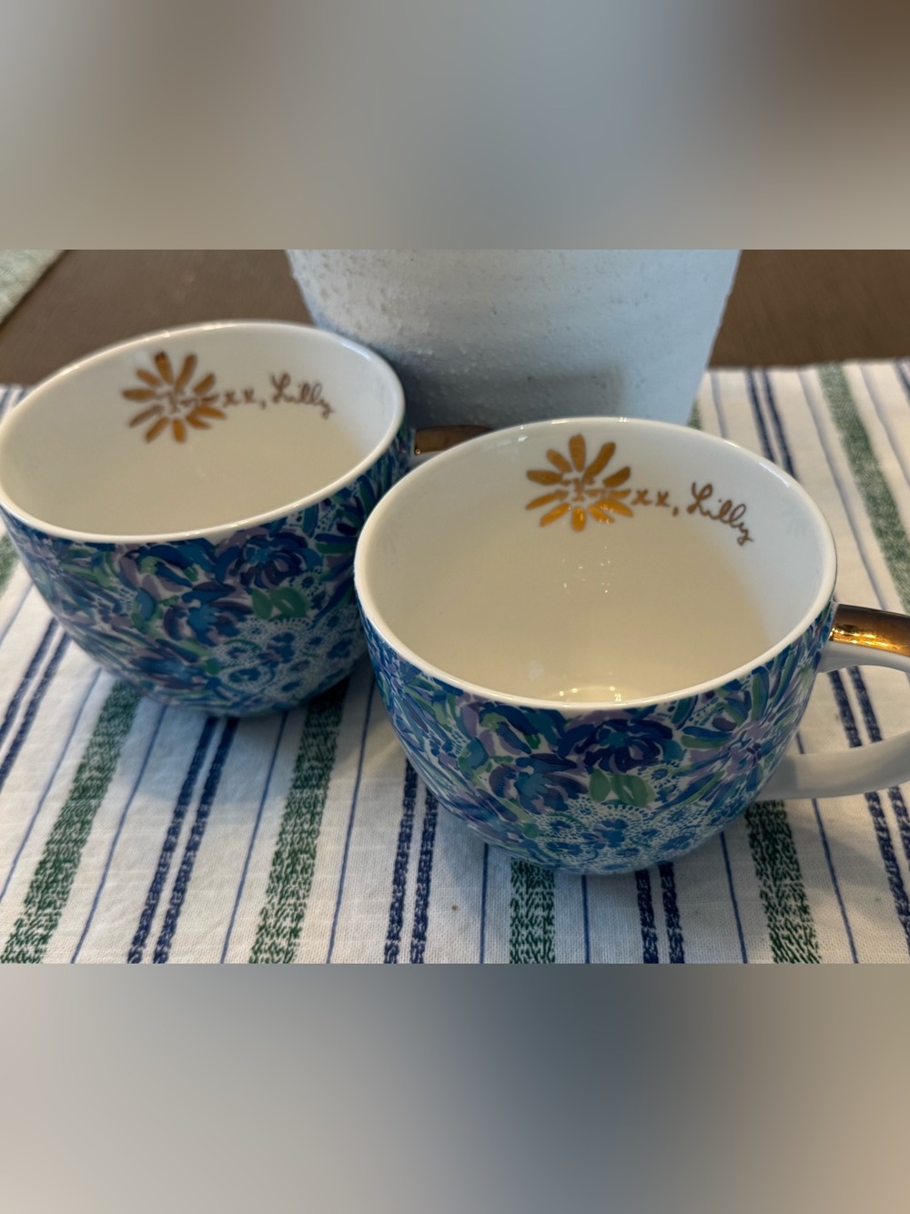 2 Lilly Pulitzer Large Coffee Tea Mugs Set Blue Floral Gold Handle Ceramic Lot